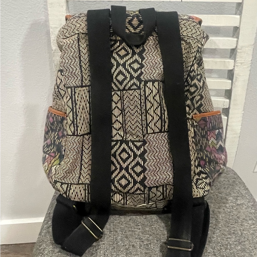 Mossimo Supply Co. Boho, slouchy hobo woven backpack with Tiger Face Embroidery - Picture 3 of 9